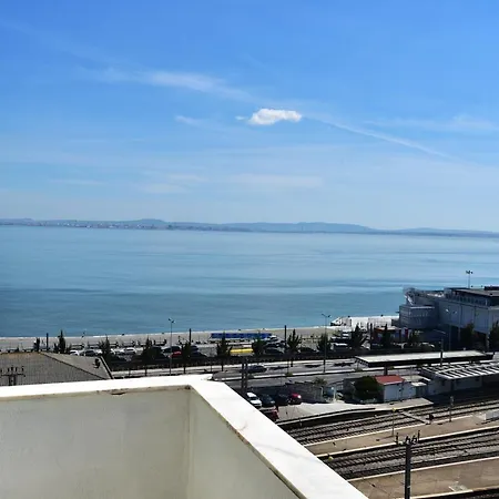 Apartment Apolonia 8 - Lisbonbreaks *